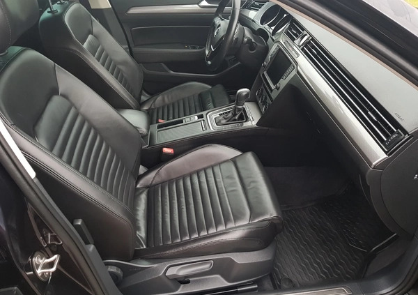 Volkswagen Passat cena 84000 przebieg: 165000, rok produkcji 2016 z Włodawa małe 781